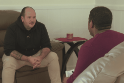 "Aujourd'hui je suis en forme mais à un moment, je n'étais même plus capable de marcher", confie Morgan Drake à l'occasion de Movember