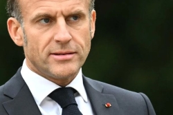 Emmanuel Macron entame jeudi sa tournée africaine par l'île Maurice, pour "promouvoir le lien de voisinage" avec Mayotte