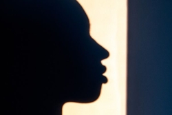 Violences faites aux femmes en Martinique : "Vous, les négresses, vous savez encaisser", Gladys raconte le viol conjugal, l’indicible au cœur du foyer