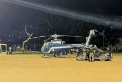 La gendarmerie de Mayotte confirme que son hélicoptère a dû "se poser en urgence" à Vahibé, mais "sans atteinte sur le matériel"