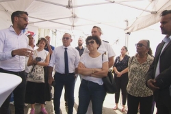 La ministre de la transition écologique, Monique Barbut apporte son soutien au renouvellement des navires de pêche en Guyane