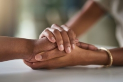 Violences conjugales en Martinique : comment la chaîne 115–ALEFPA protège les femmes au quotidien 