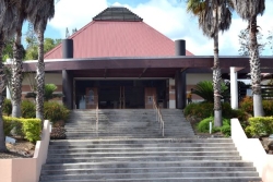 Un septuagénaire agressé et son véhicule volé sur le parking d'un supermarché à La Foa