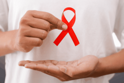 1er décembre. « Même si nous sommes en 2026, le VIH reste un sujet tabou » selon Entr’Aides Guyane