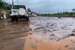 "On n'arrive pas à sortir de nos maisons", un quartier de M'tsapéré inondé par l'eau et les déchets à chaque pluie