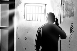 Condamnés pour avoir fait passer des objets interdits au Camp-Est