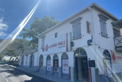 Femme poignardée à Saint-Denis : l'intention homicide écartée, le couple poursuivi pour violences 