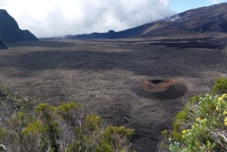 Volcan du Piton de la Fournaise : forte baisse de l'activité sismique, retour à la phase de vigilance