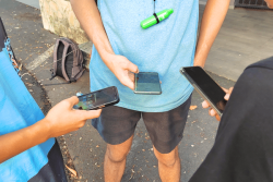 L'interdiction des réseaux sociaux aux moins de 16 ans entre en vigueur en Australie