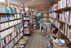 SÉ LA KAY NOU. Aux Trois-Ilets, la bouquinerie RSP aide les animaux