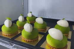 "On n'est pas habitué à voir du ilimbi dans du sucré", une nouvelle pâtisserie met les produits mahorais à l'honneur