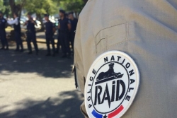 Un homme se retranche chez lui à Saint-Pierre avec des armes blanches