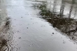 La vigilance jaune fortes pluies maintenue jusqu’à 12h pour l’Est, et vents forts pour le Sud
