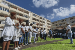 Une marche blanche dans les rues de Dillon à Fort-de-France pour dire "Non à la violence"