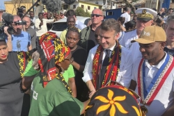 "Face à l’épreuve, la solidarité a parlé plus fort que tout", déclare Emmanuel Macron, un an après le cyclone Chido
