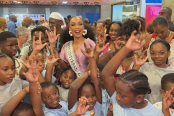 Retour au pays d’Ophély Mézino, après sa belle prestation à l’élection Miss Univers 2025