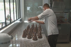 Économie. "À ce moment-là, les gens se font plaisir" : les chocolatiers calédoniens comptent sur les fêtes pour traverser la crise