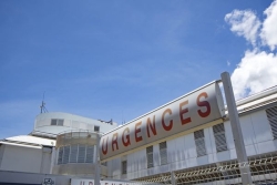 Un cycliste évacué en urgence absolue au CHM après un accident avec une voiture à Longoni ce lundi matin