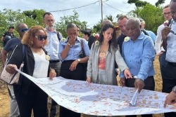 La ministre des Outre-mer Naïma Moutchou visite le bidonville de La Vigie pour une présentation des opérations d'aménagements du quartier
