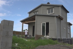 Rachat de Bourbon Bois : l’entreprise Ti Kaz Bourbon Boispoursuit les travaux de 28 chantiers inachevés