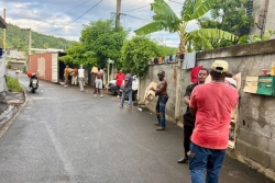 Un an après Chido, la solidarité a traversé l'océan : les dons de Saint-Pierre-et-Miquelon sont enfin arrivés à Mayotte 