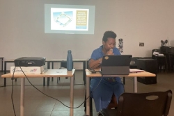 "Je suis fière de mon parcours", une enseignante mahoraise en lice pour le "Nobel de l'éducation"