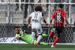 Football: retrait d'un point avec sursis pour Amiens après des cris racistes visant le gardien guadeloupéen Teddy Bartouche-Selbonne