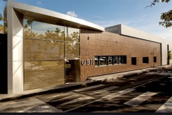 Escroquerie et abus de position dominante : le groupe Bernard Hayot (GBH) dans le viseur du Parquet national financier