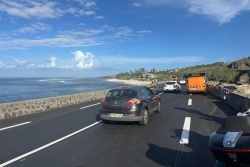 Saint-Leu: réouverture du pont de la ravine des Colimaçons endommagé par Garance