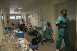 Saint-Martin : Soupçonné de pratiquer sans diplôme, le Dr Tchero suspendu et interdit d’exercer en France