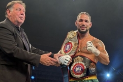Le boxeur guyanais Leonardo Mosquea domine Jeison Troncoso et garde sa ceinture