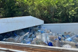 À Trévani, des bouteilles en plastique échangées contre des produits essentiels grâce au Doukatri