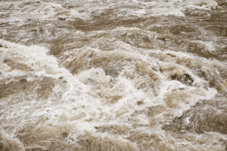 Alerte orange pour fortes pluies : Faa'a a activé sa cellule de crise après des inondations et un éboulement 