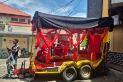 Le carnaval de Noël de Labattoir brièvement perturbé par des tentatives de jets de pierre