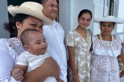 Baptêmes de Noël à Moorea : recueillement et tradition au temple protestant de Haapiti