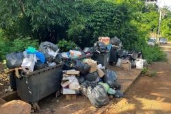 Une collecte des déchets dégradée dans le centre-ouest de Mayotte après la panne d'un camion