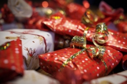 "Je revends les cadeaux qui ne me plaisent pas forcément" : la vente en ligne, une pratique désormais bien ancrée après Noël