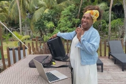 PORTRAIT. Esther Wamejo, une voix en or à Lifou