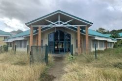 L'État apporte douze milliards de francs aux communes pour la reconstruction des bâtiments publics