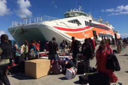 TRANSPORT. Les pêcheurs d'Ouvéa continuent de pallier l'absence de service public