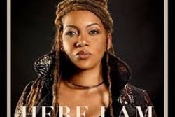 "Cet album c’est une façon de penser, autrement dans la société dans laquelle on vit" La Guyanaise Gizeh, sort son 1er album solo. 