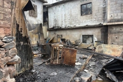 "Chido nous a ravagé, ce feu nous a mis KO", neuf familles sinistrées après l'incendie de leurs cases à Cavani