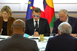Sommet sur la Nouvelle-Calédonie: Macron veut avancer, mais "sans passage en force"