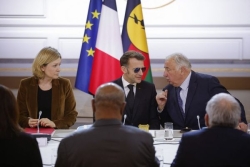 Emmanuel Macron ouvre des négociations sur la Nouvelle-Calédonie minées par l'absence des indépendantistes