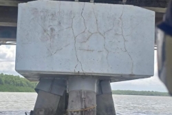 Des fissures sur des piles du pont du Larivot, le député Jean-Victor Castor demande une mission d'expertise