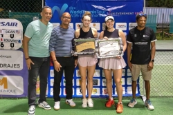 Jenny Lim (Fra) et Kayla Day (USA) en finale du tournoi ITF W35 du Lamentin, la paire Day/Dean remporte le double 