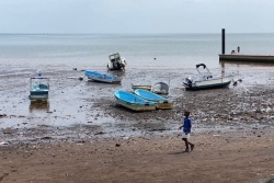 "Sans nouvelle autorisation, on ne peut pas naviguer", des pêcheurs mahorais obligés de rester pied à terre