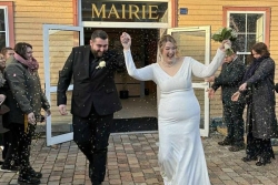 Un mariage franco-canadien ouvre l’année 2026 à Saint-Pierre [English version below]