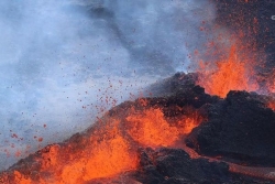 Volcan du Piton de la Fournaise : fin de l'éruption après deux jours de spectacle