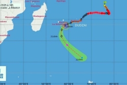La forte tempête tropicale Dudzai était, à 4h, à 315 km au Sud-Est de La Réunion